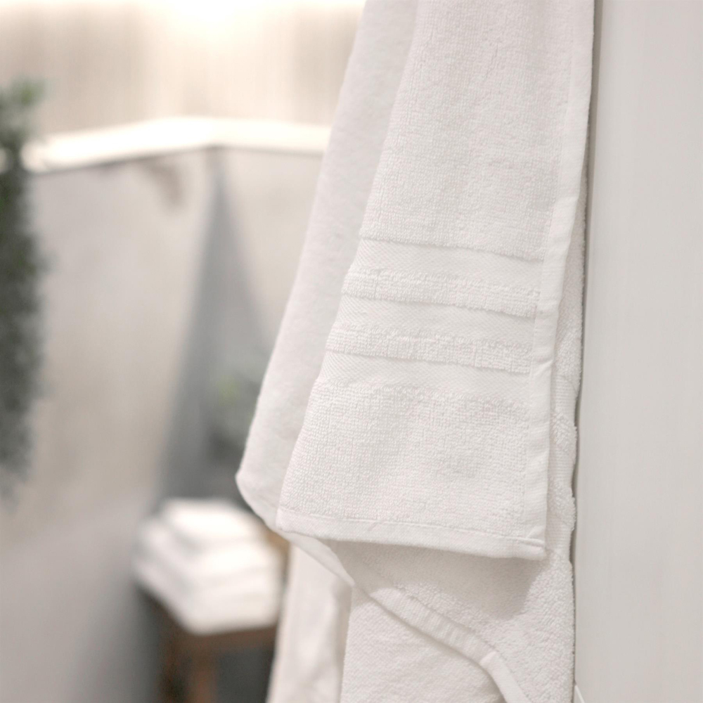 Nicola Spring 6 Piece White Cotton Towel Set 135 x 70cm Image 3