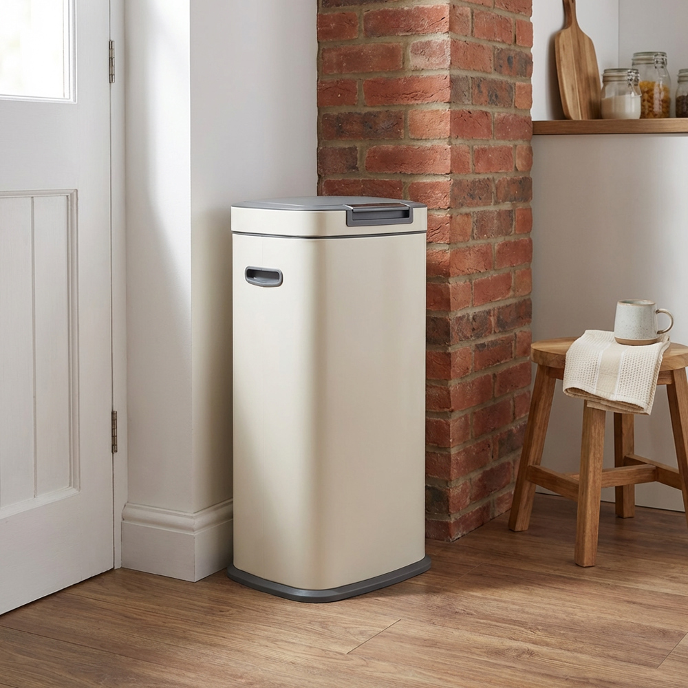 Mushroom Push Bar Bin 40L Image 5