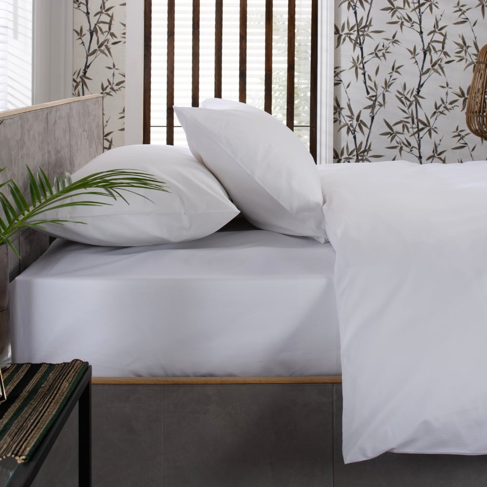 The Lyndon Company Double White Fitted Bed Sheet Image