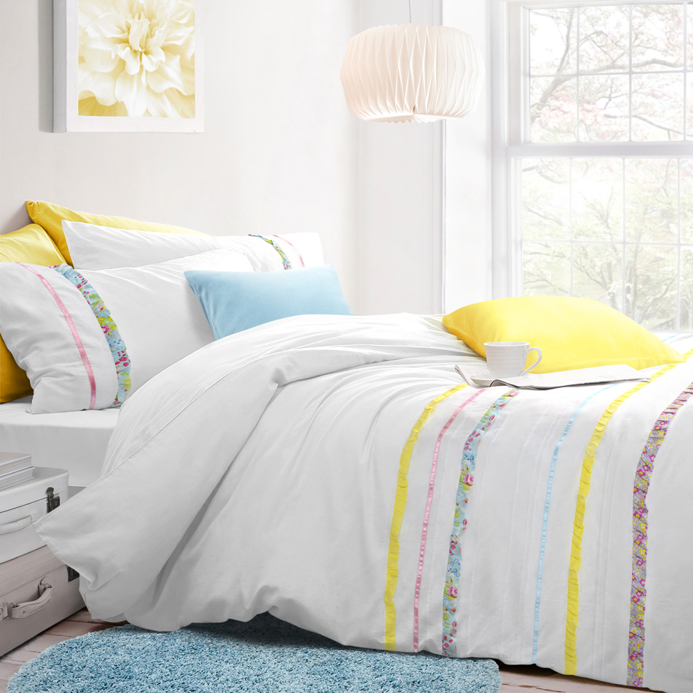 Intimates Floral Single Ruffles Duvet Set Image 1