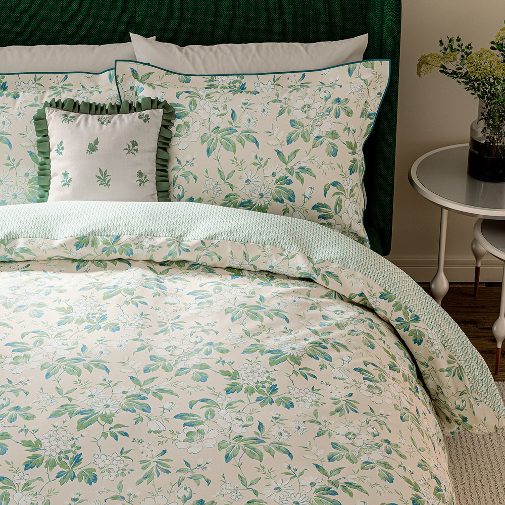 V&A Briar Bloom King Size Green Duvet Set Image 5