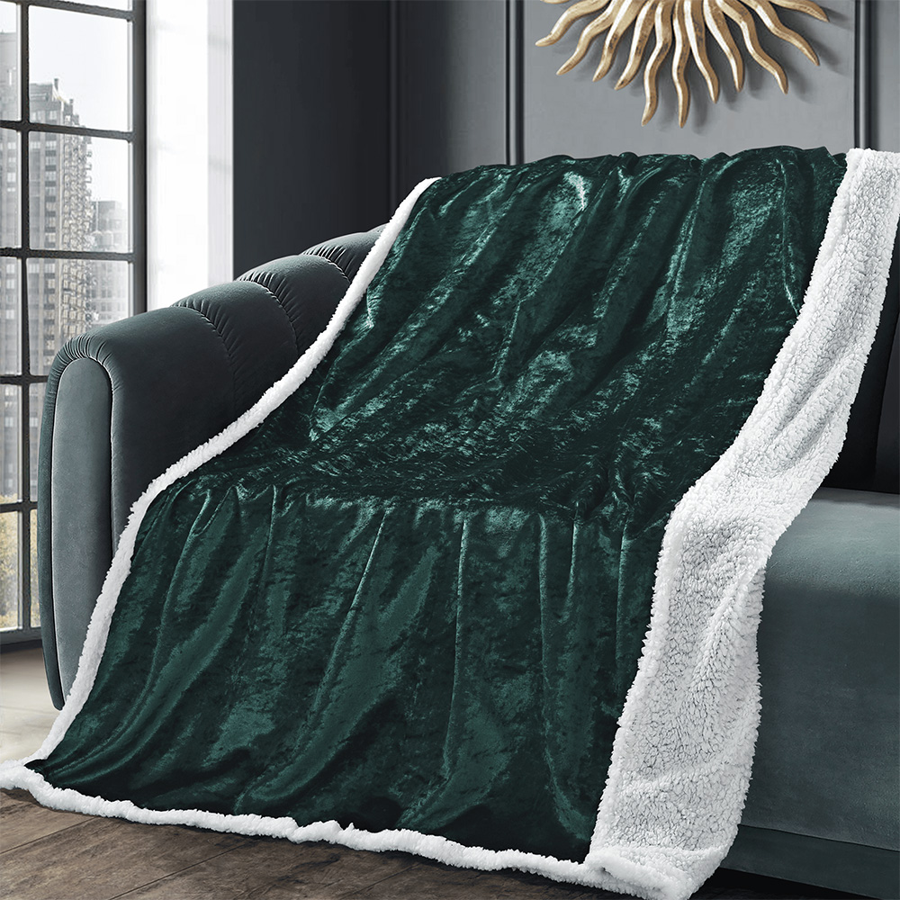Velosso Emerald Crushed Velvet Throw 125 x 200cm Image 2