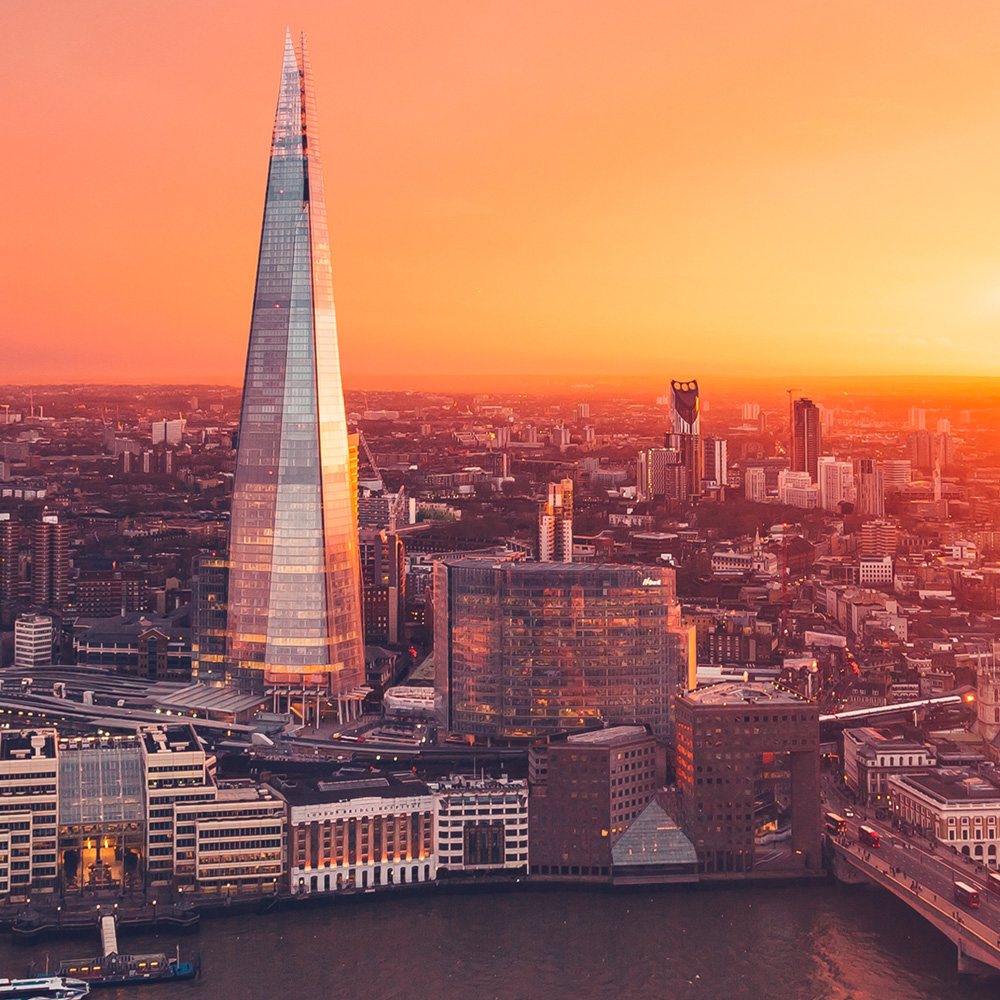 Activity Superstore Romantic Escape with Shard View and Champagne Gift Experience 2 Pack Image 4