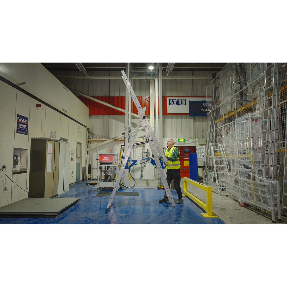 Lyte Ladders & Towers EN131-2 Professional 6 Rung Combination Ladder Image 6