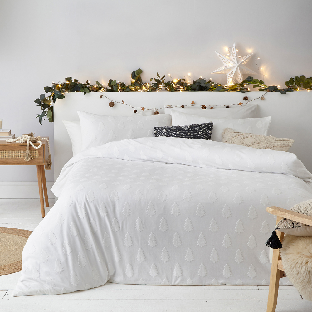 furn. Yard Tufted Tree Double White Festive Duvet Cover Set Image 1
