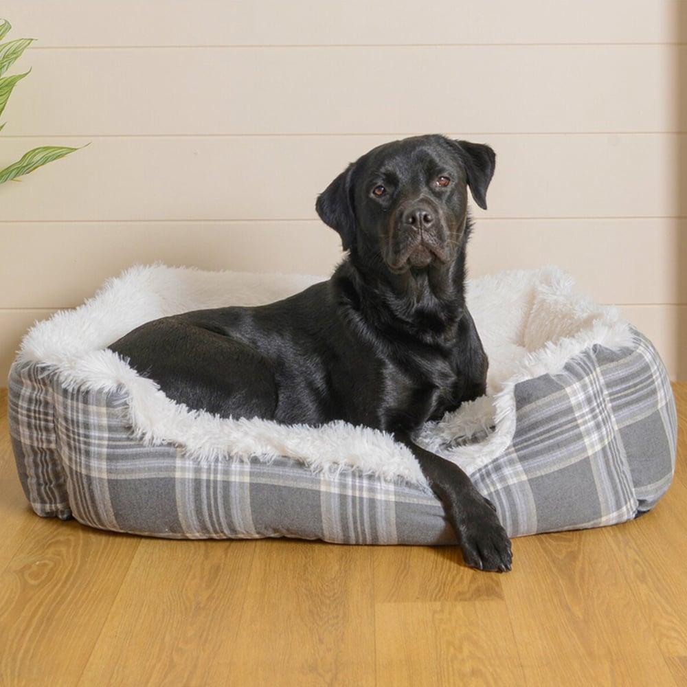Clever Paws Medium Grey Check Super Fluffy Pet Bed Image 3