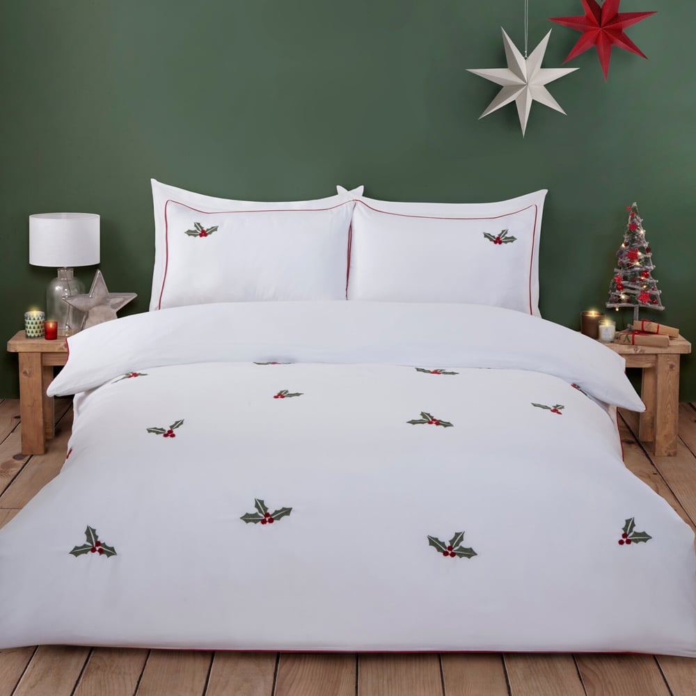 Holly and Berries Duvet SetWhiteDouble Image 1