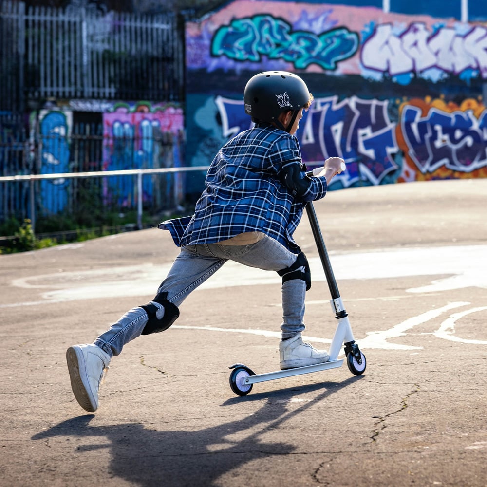 Xootz Stunt Scooter - Invert White Image 3