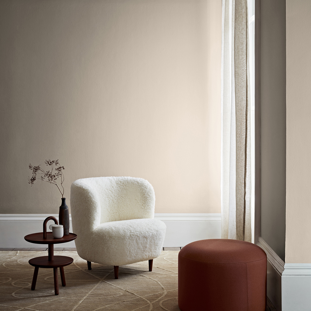 Crown Breatheasy Walls & Ceilings Wheatgrass Silk Emulsion Paint 2.5L Image 5