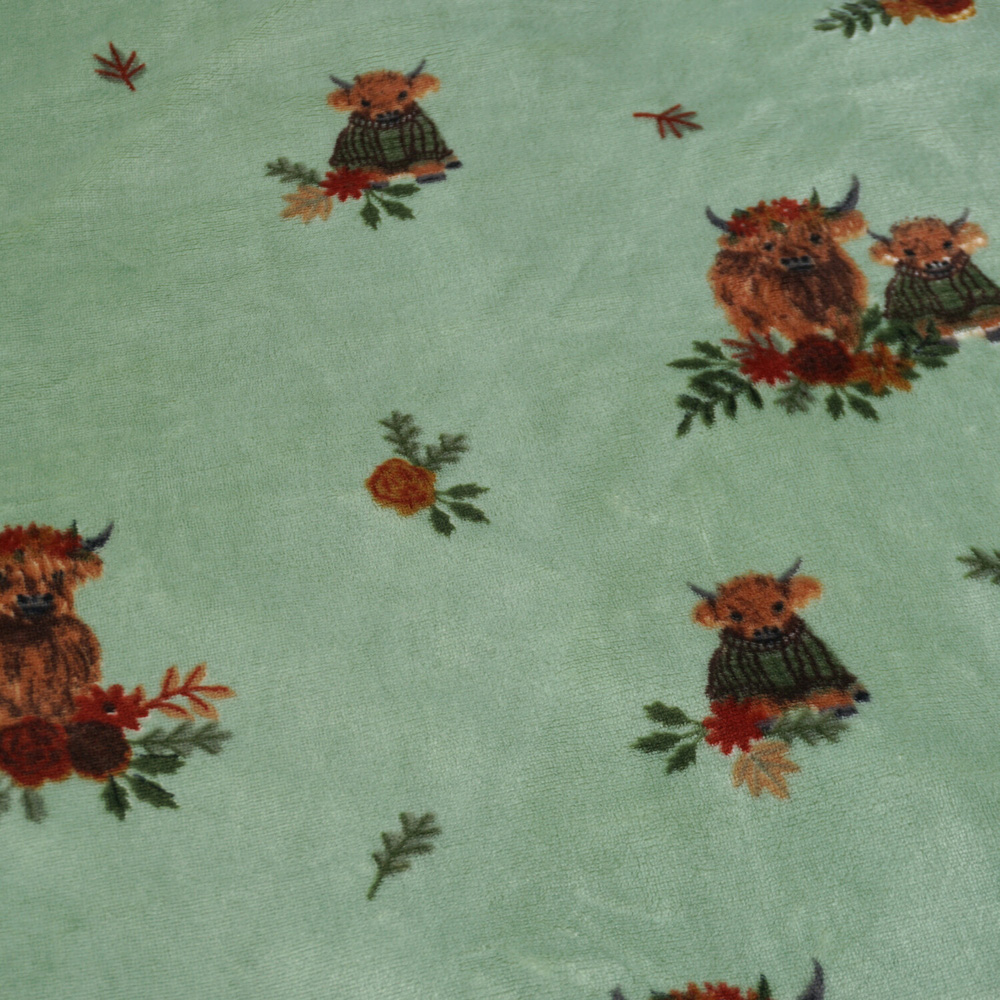 Lola Highland Cow Electric Heated Throw Green Image 5