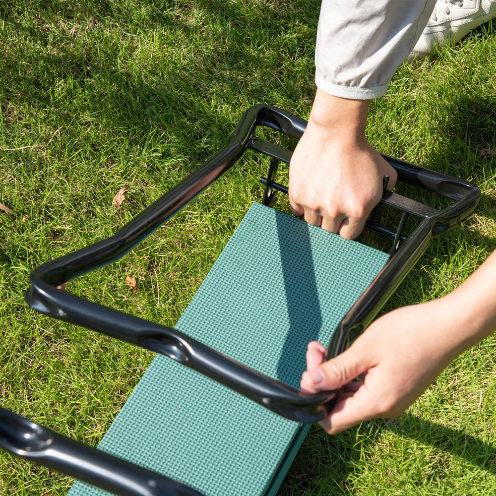 Outsunny 2 in 1 Green Folding Bench and Kneeling Pad Image 6