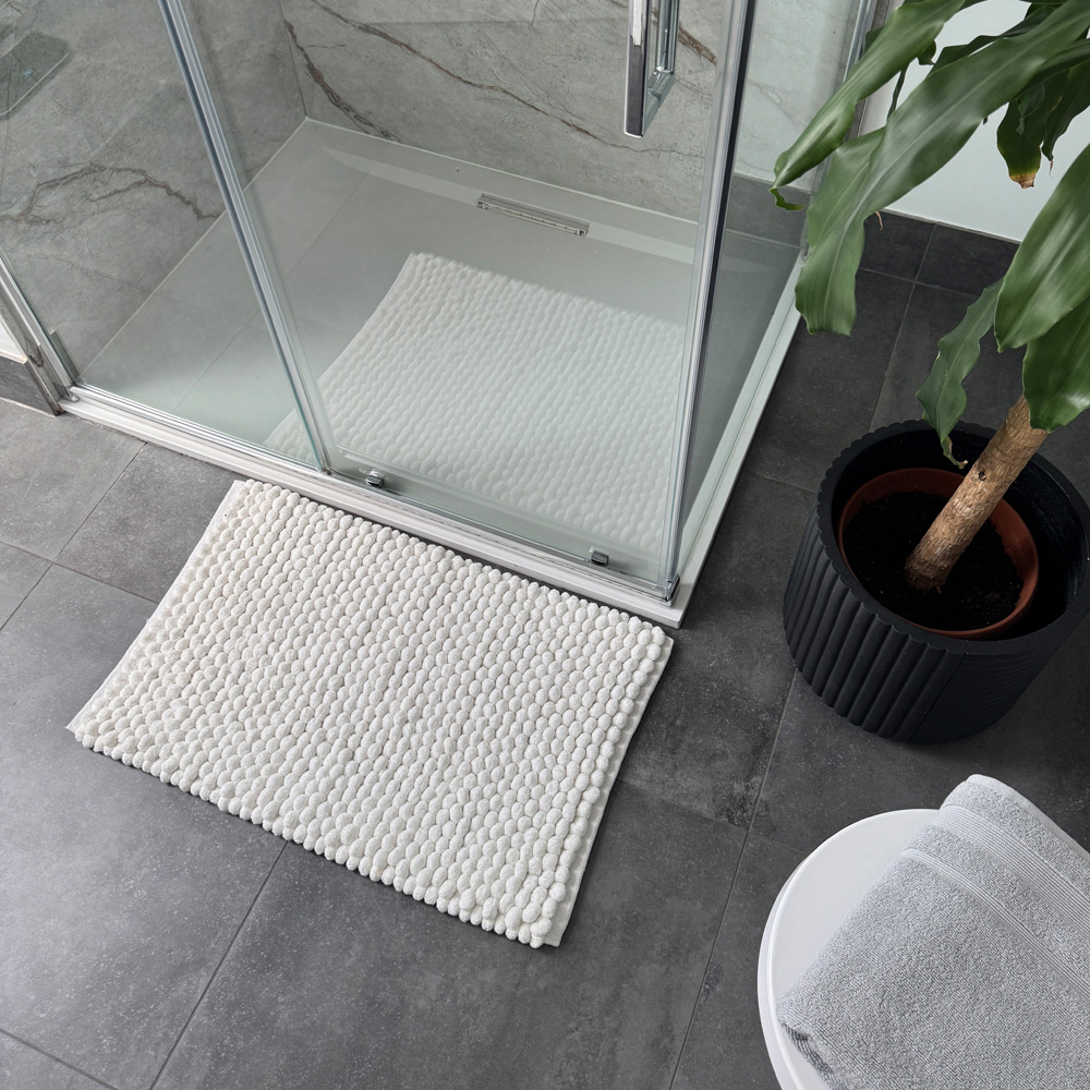 Allure Bath Fashions Luxury Chunky Bobble White Bath Mat 50 x 80cm Image 2