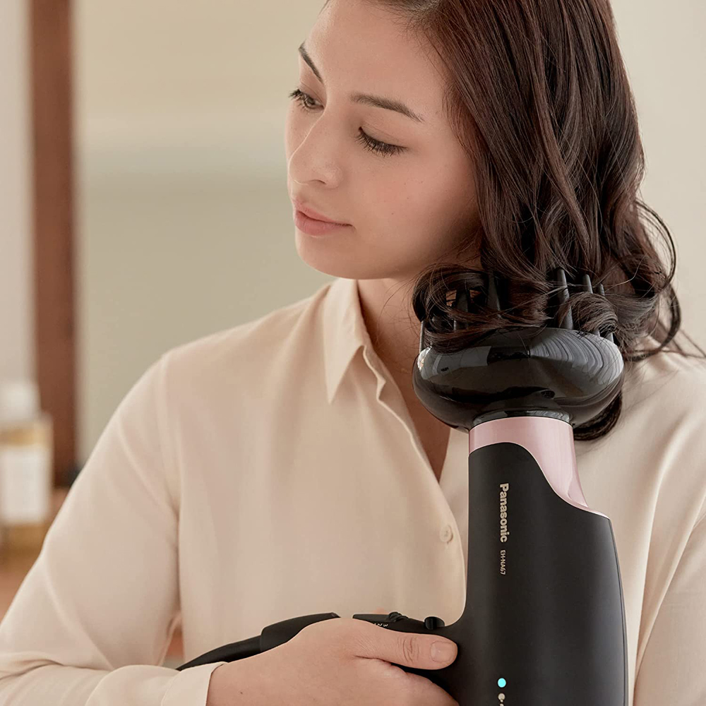 Panasonic EH-NA67 Black Nanoe Hair Dryer with Diffuser and Oscillating Nozzle 200W Image 2