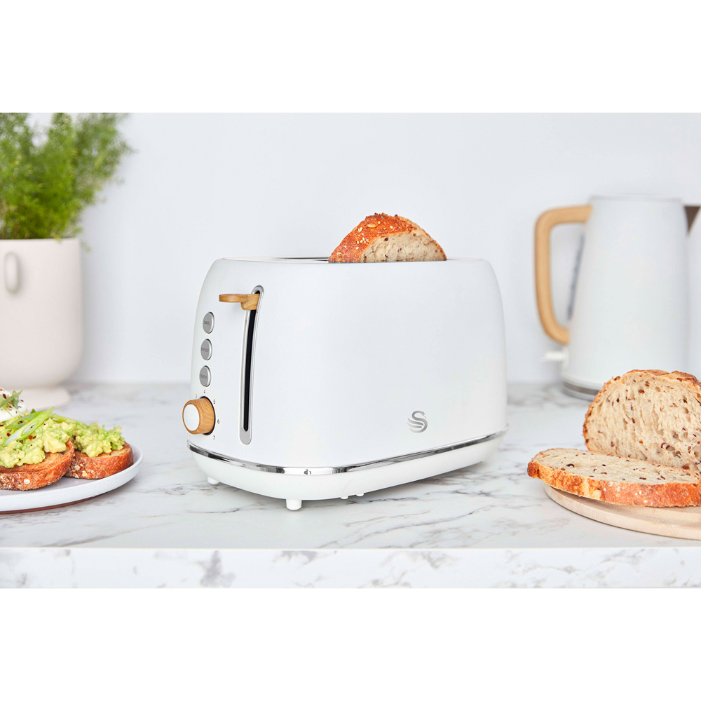 Swan Fjord EEJB338 White 800W 2 Slice Toaster and 1.7L Jug Kettle Set Image 2