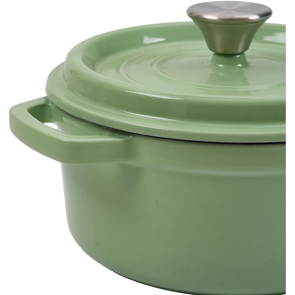 Living and Home 2L Matcha Green Enamelled Cast Iron Dutch Oven Image 4