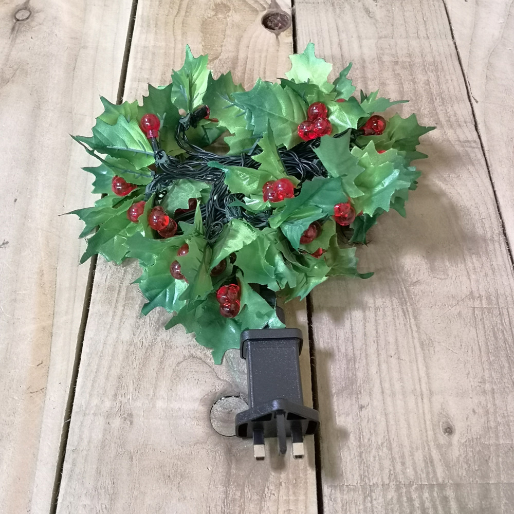 Samuel Alexander Christmas Wreath with Red Berry 360cm Image 4