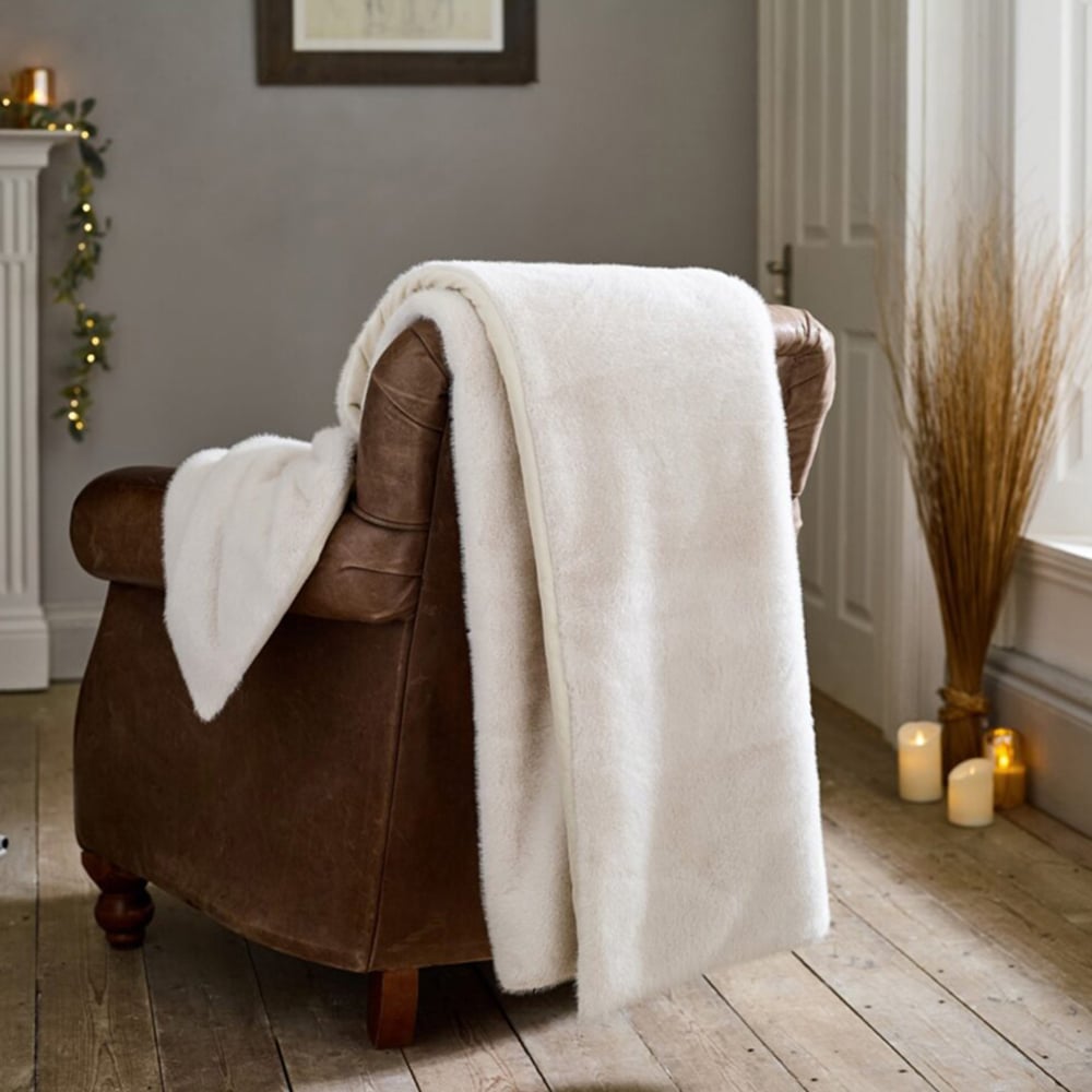 Deyongs Ashford Ivory Throw 130 x 180cm Image 2