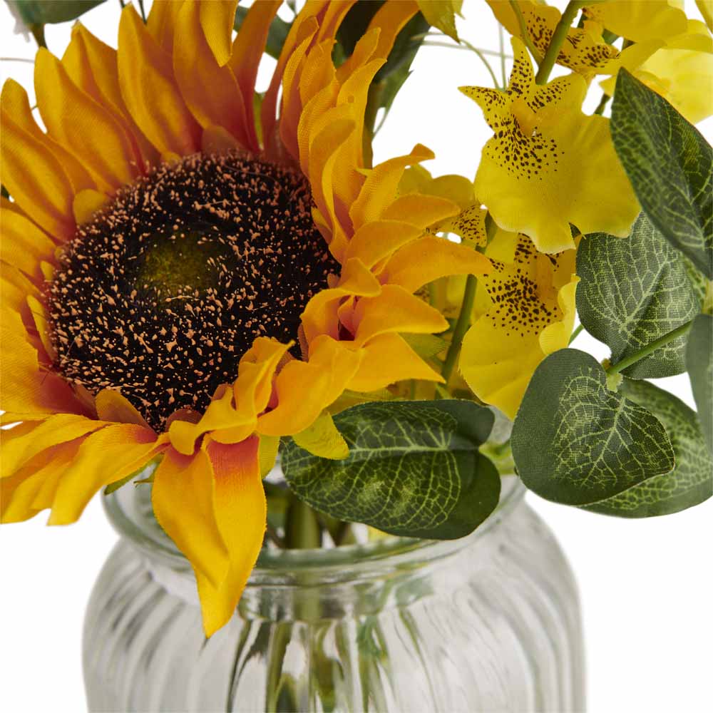 Wilko Sunflower Bouquet in Ribbed Vase Wilko