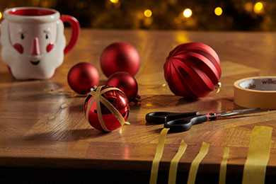 How to make your own Christmas baubles

