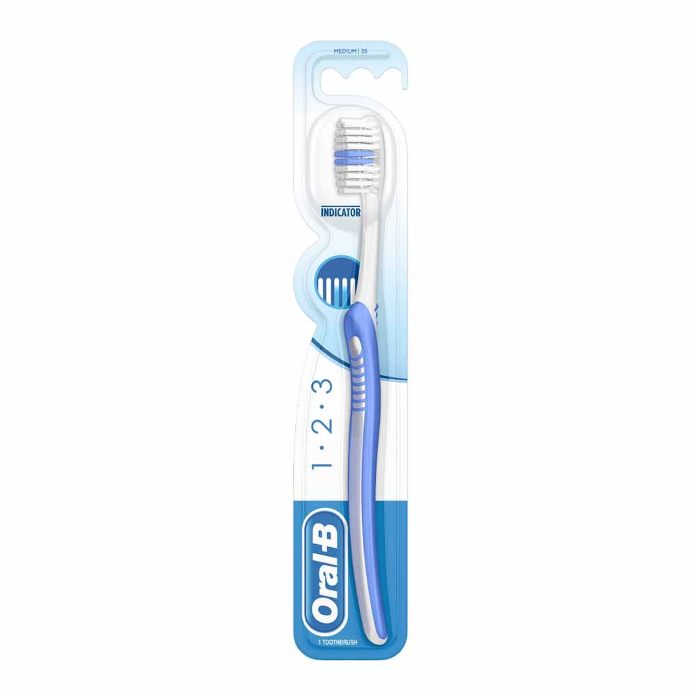 Oral-B 123 Indicator 35 Medium Manual Toothbrush Image