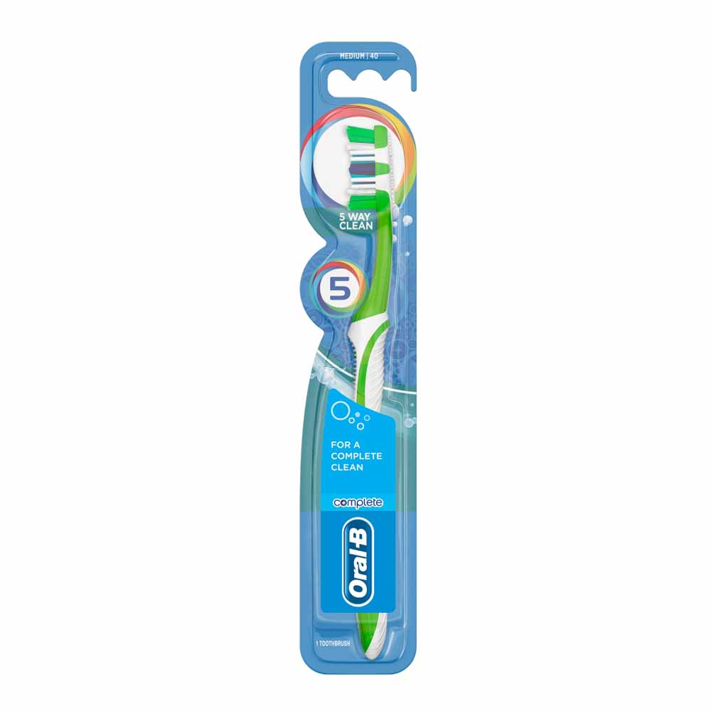 Oral-B Complete 44 Medium Manual Toothbrush Image