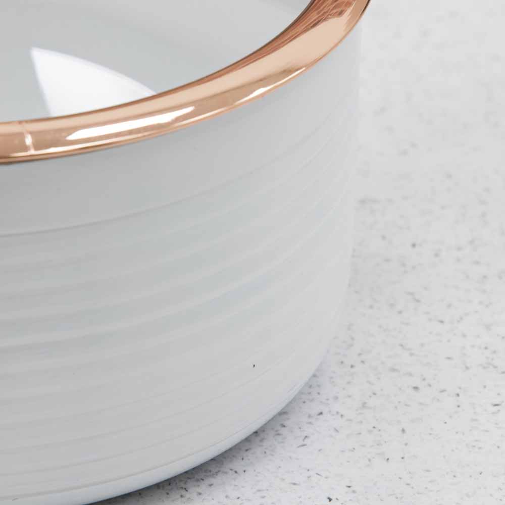 Tower Linear Casserole Dish 24cm Wilko