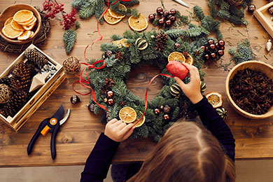 Make Christmas Wreath