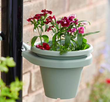 Drainpipe pot holder