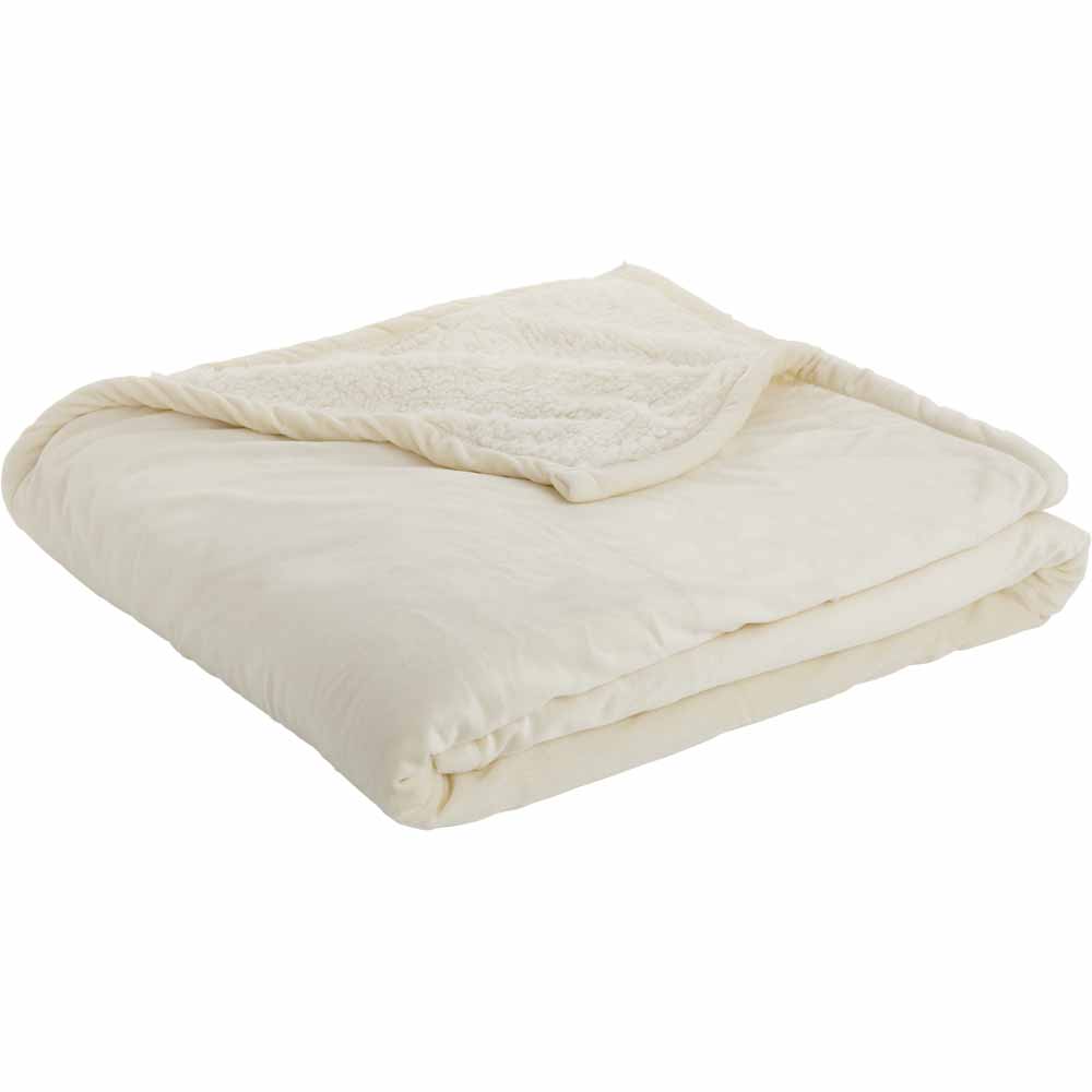 Wilko Fleece Sherpa Throw Cream 180 x 150cm Wilko