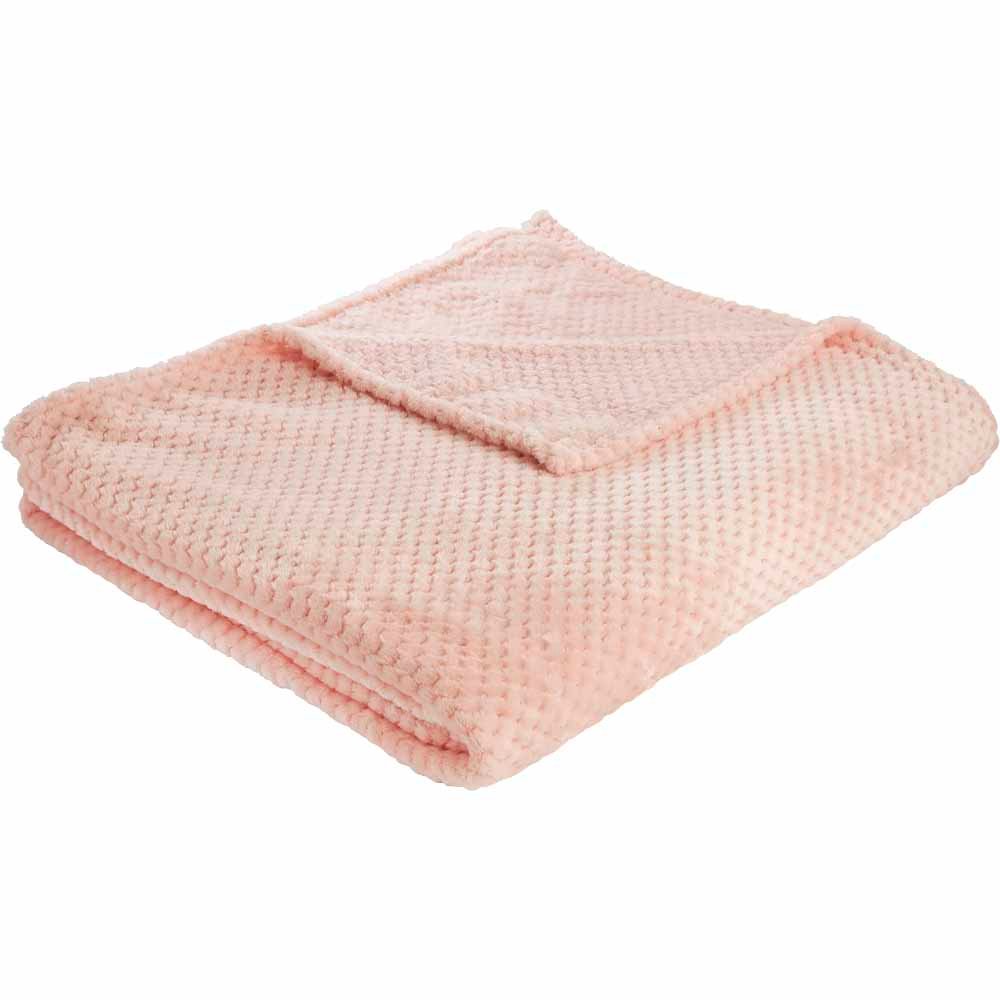 Wilko Blush Waffle Throw 200 x 240cm Wilko