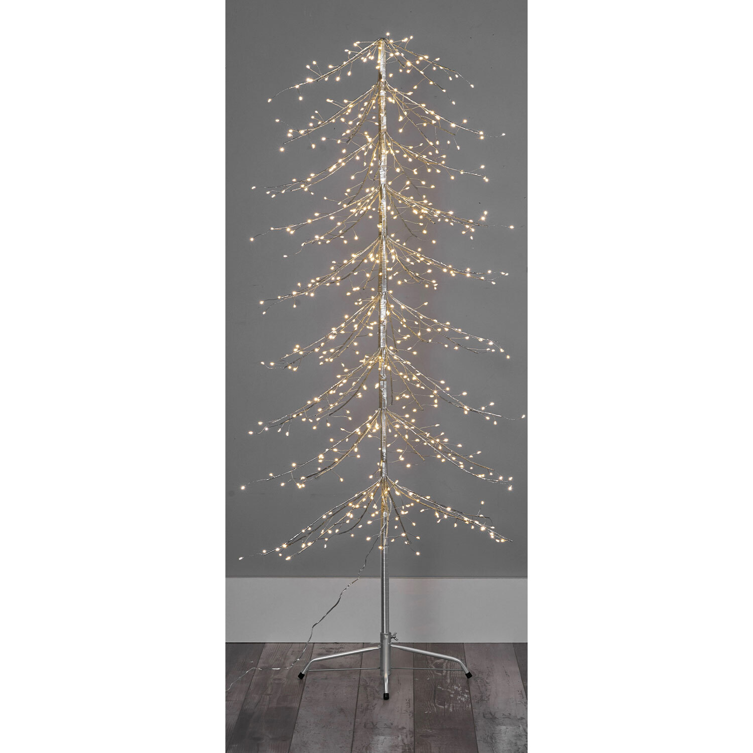 Aspen Silver 680 LED Artificial Christmas Tree Wilko
