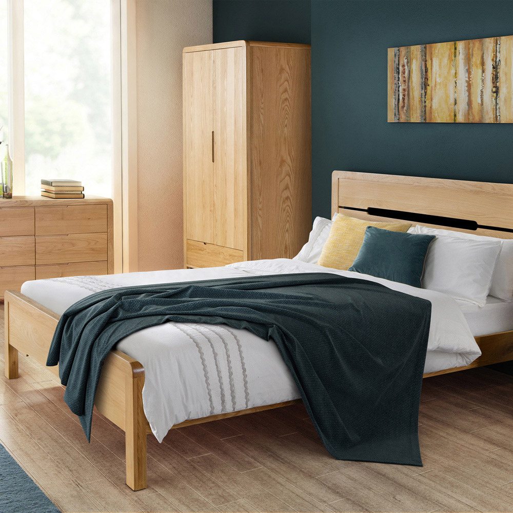 Julian Bowen Curve King Size Bed - Solid Oak & Oak Veneers - Natural Wood Look - Slatted Base