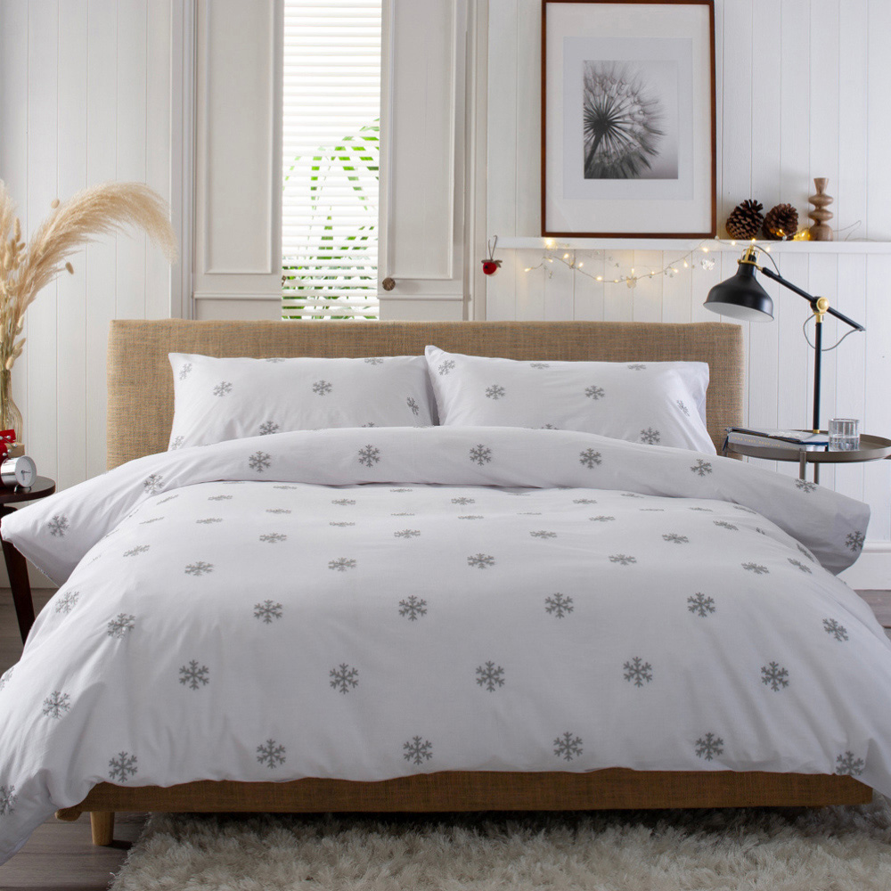 The Lyndon Company King Size Grey and White Snowflake Duvet Set