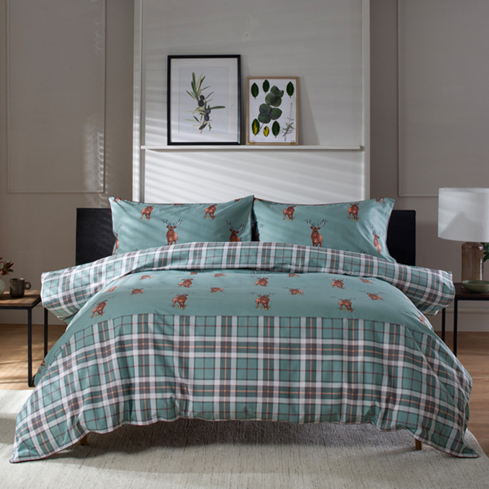 The Lyndon Company Highland Fell King Size Green and Red Duvet Set