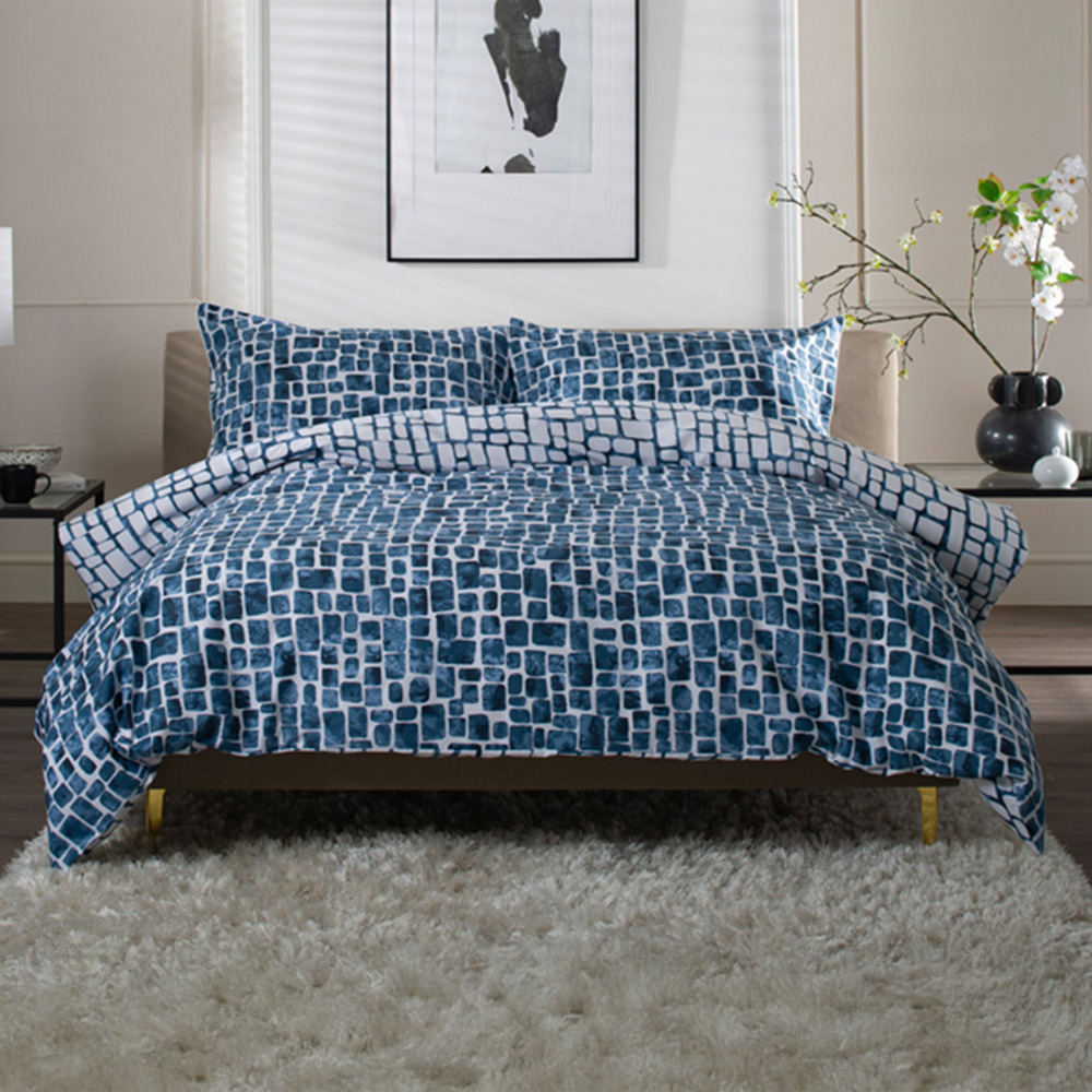 The Lyndon Company Tulle Super King Size White and Navy Reversible Duvet Set