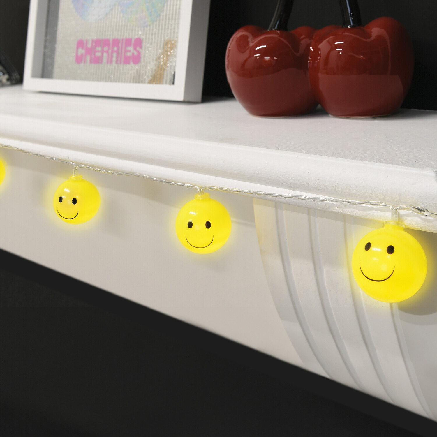 15 LED Smiley Face String Light Yellow